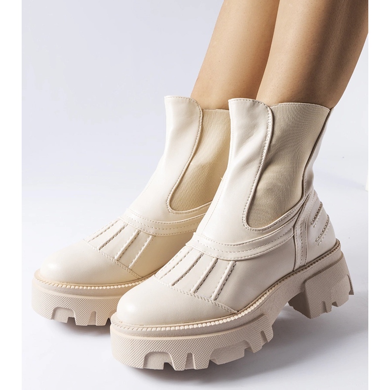 Bež masivni izolirani radnici Carruba 1