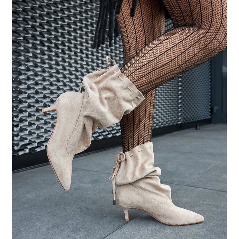 Niske čizme od eko antilop kože u bež boji 1