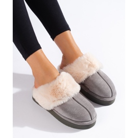 Pahuljaste sive meke igračke na platformi Shelovet siva 1