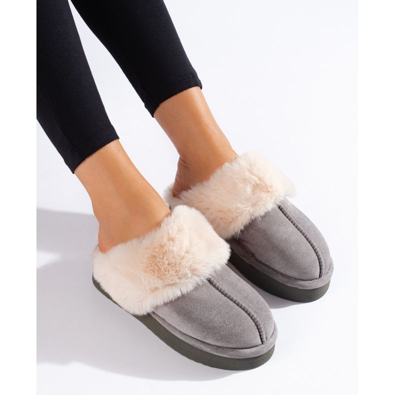 Pahuljaste sive meke igračke na platformi Shelovet siva 1