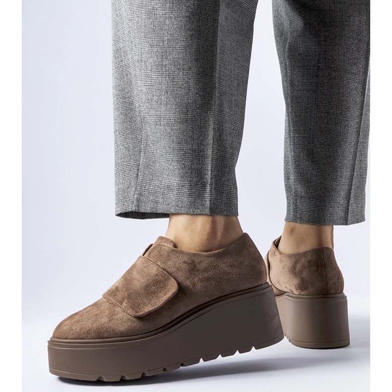 Smeđe cipele s platformom od paleta smeđa 1