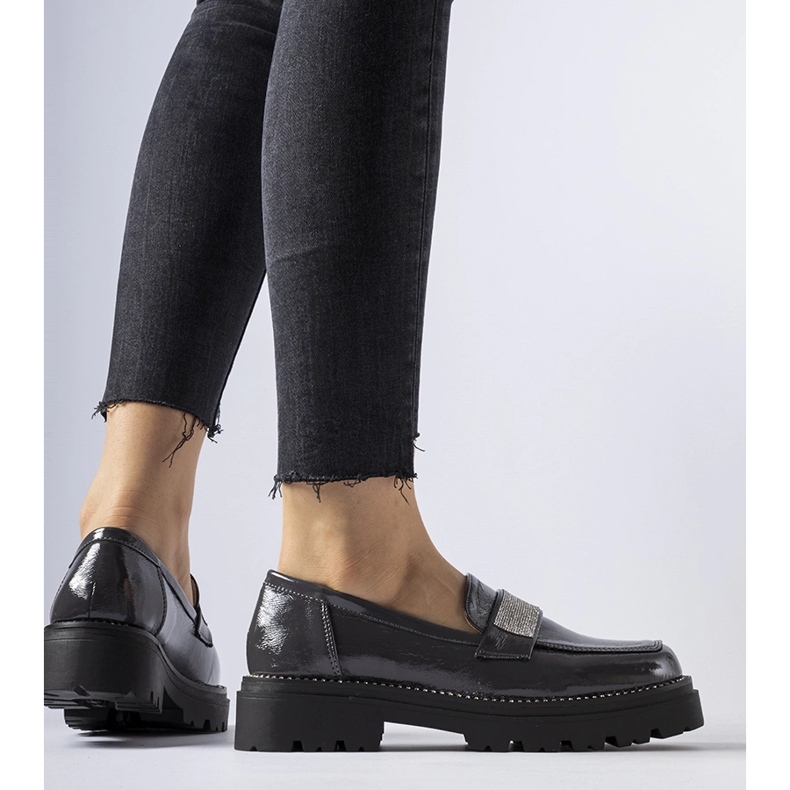 Tamnosive lakirane mokasinke iz Fecteaua siva 1