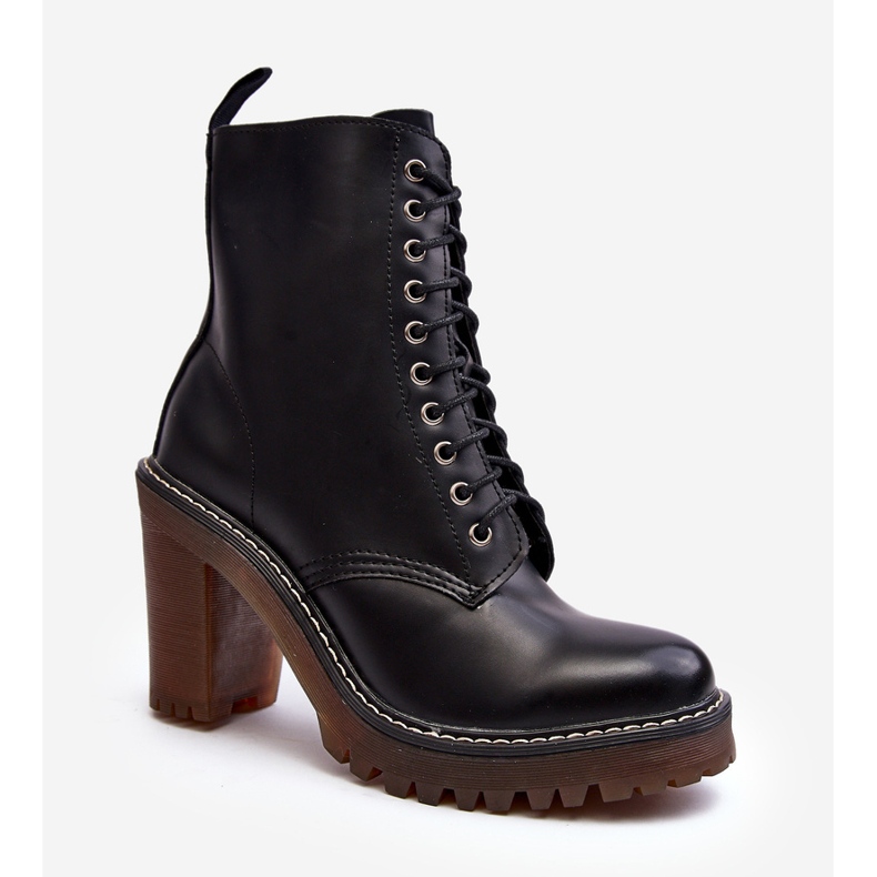 Ženske gležnjače na vezanje crne Arove crno 2