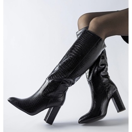 Crne čizme s Facino reljefom na peti crna 1