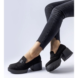 Crne niske cipele s masivnom petom Harrisburg crno 1