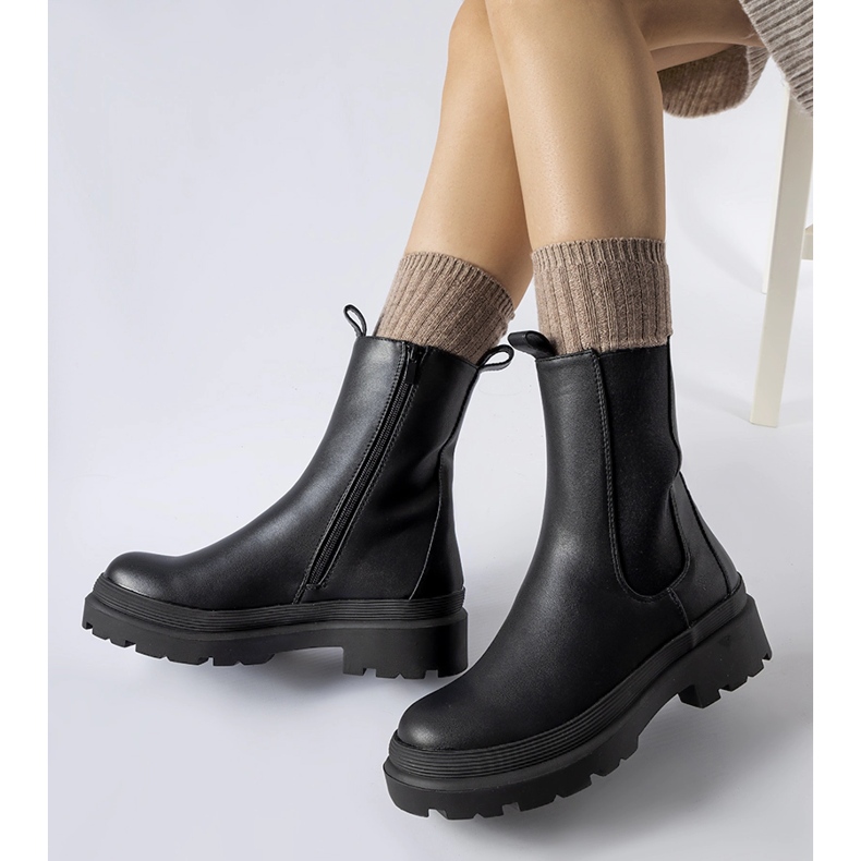 Crne blago izolirane Bethesda gležnjače crna 1