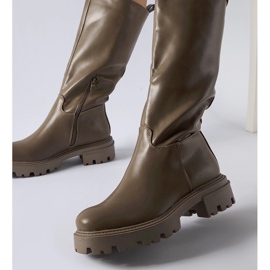 Smeđe izolirane ravne čizme marke Meana smeđa 1