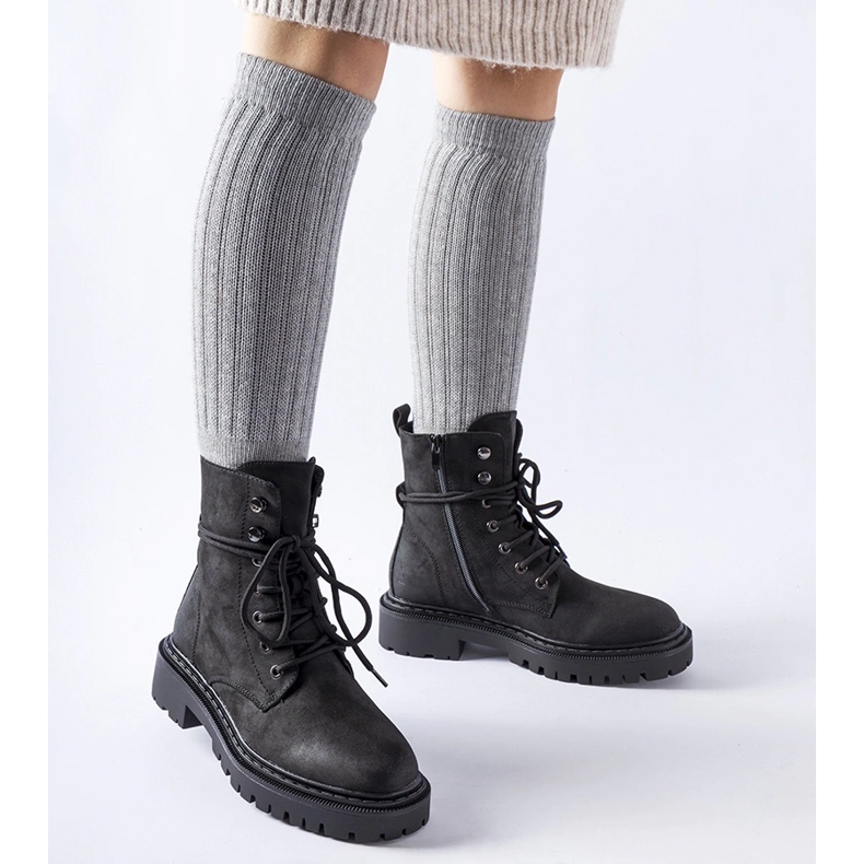 Crne ravne čizme s Brattle štitnikom crna 1