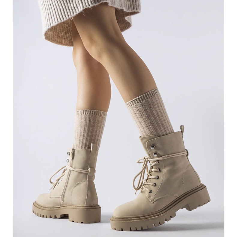 Bež ravne čizme s Brattle štitnikom 1