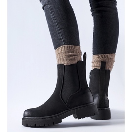 Piedalue crne izolirane mat gležnjače crno 1