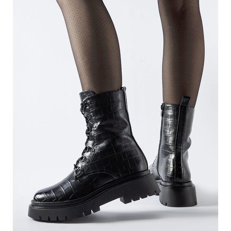 Crne patentirane čizme Cressac crna 1