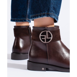 W. Potocki Smeđe niske čizme s ravnom petom marke Potocki smeđa 2