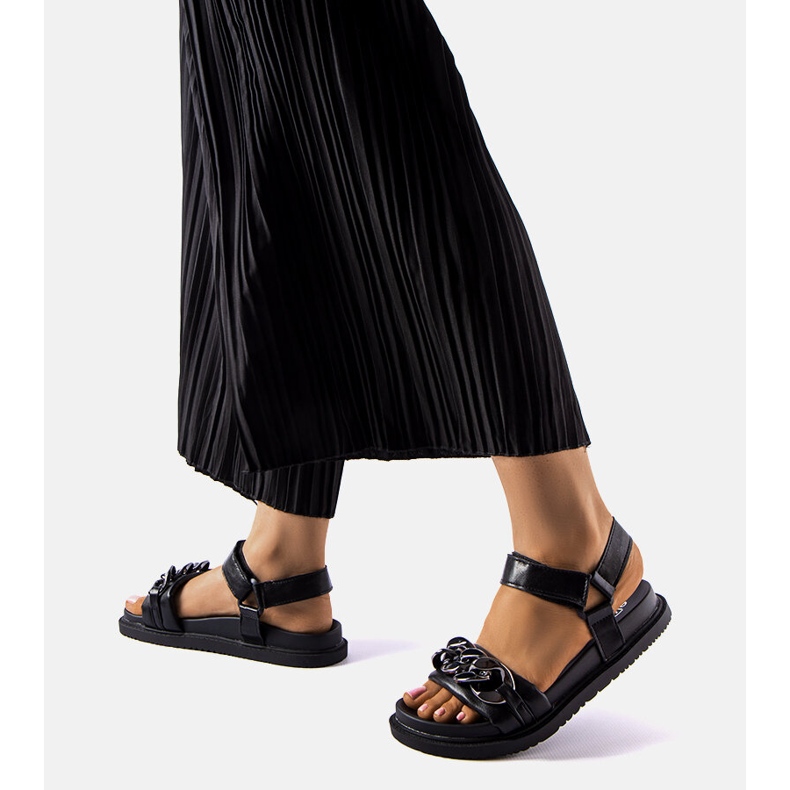 Crne sportske sandale s lancem marke Machesney crno 1