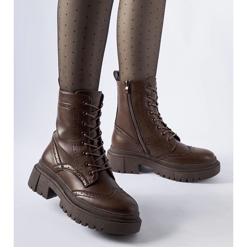 Smeđe čizme ukrašene Nicla šavovima smeđa 1