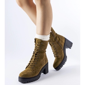 Zelene izolirane čizme s niskom petom iz Cottija zelena 1