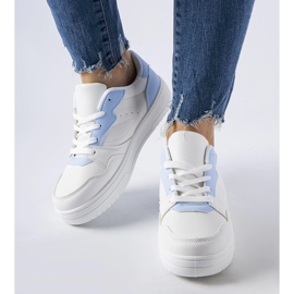 Bijele tenisice s plavim detaljima marke Fournie bijela 1