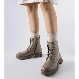 Sivi i smeđi izolirani radnici Cunninghama smeđa 1