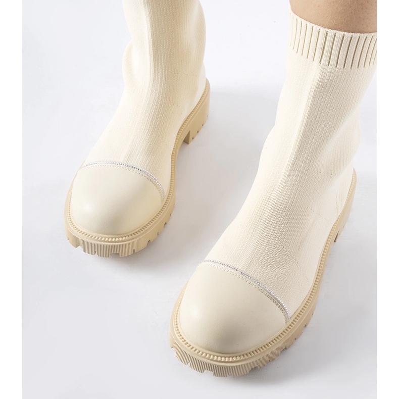 Bež gležnjače s čarapama sa kamenčićima iz Vaila 1