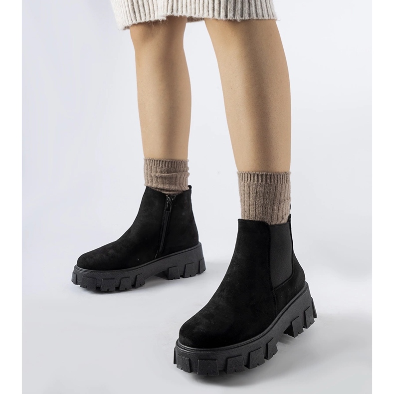 Crne niske čizme s masivnim Willo đonom crna 1