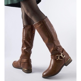 Smeđe izolirane čizme ukrašene Ortega kopčom smeđa 2