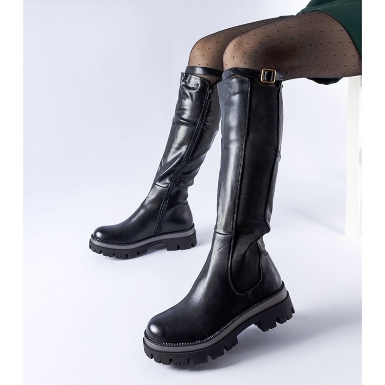 Crne masivne čizme s ukrasnim Stuart remenom crno 1