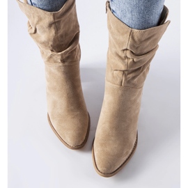 Bež izolirane kaubojske čizme iz Filomene 1