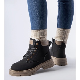 Crne izolirane Mcwhorter čizme crno 1