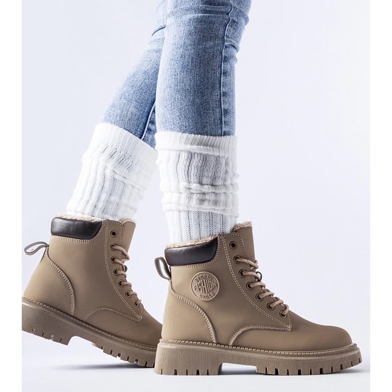 Smeđe izolirane Medole čizme smeđa 1