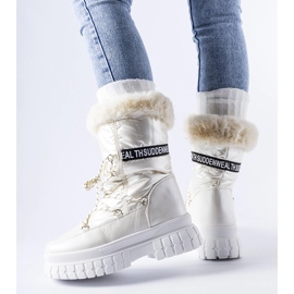 Bež izolirane čizme za snijeg s natpisom Giorgio 1