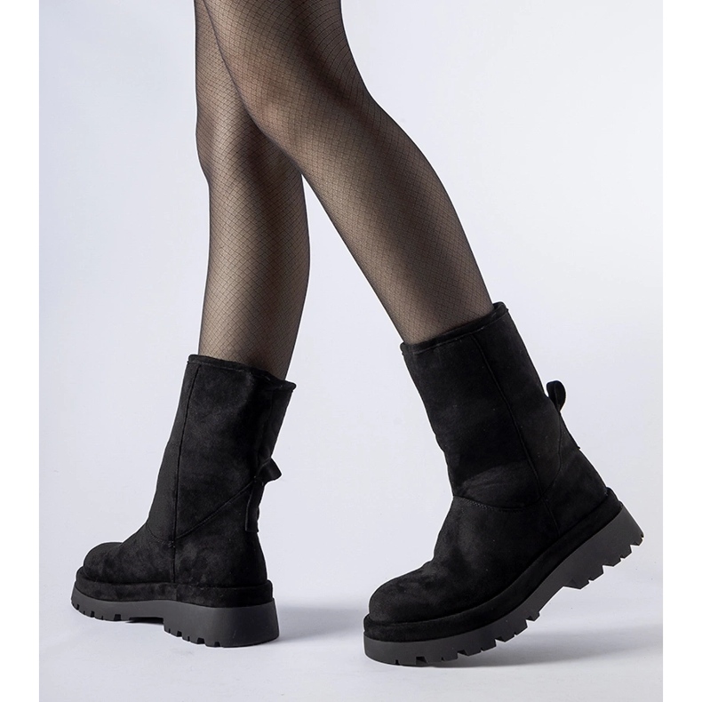 Crne izolirane čizme s masivnim Flavia potplatom crna 1