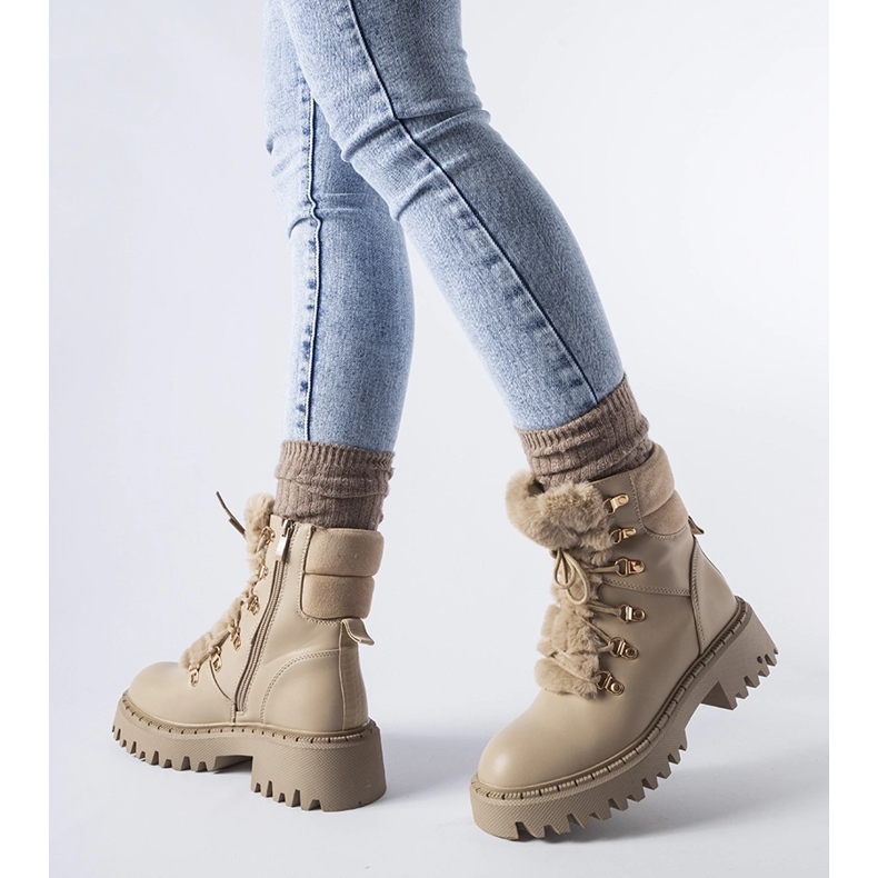 Bež radničke hlače s ukrasnim krznom iz Quarta 1