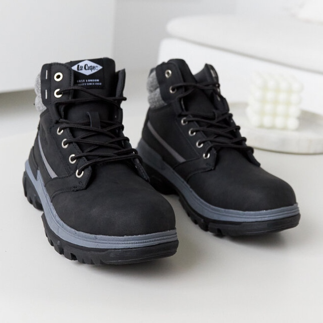 Crne visoke čizme Lee Cooper LCJ-22-01-1374L crna 1