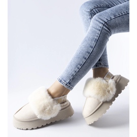 Svjetlo bež izolirane papuče s elastičnom trakom iz Sangroa 1