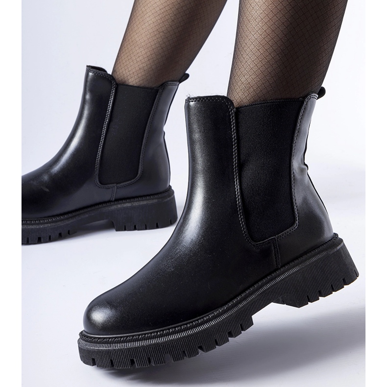 Crne izolirane klasične natikače Noas čizme crna 1