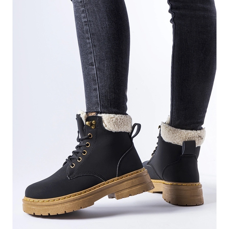 Crne izolirane Burgondi radničke čizme crno 1