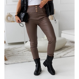 Crne gležnjače s ukrasnim Brembo prošivanjem crno 2