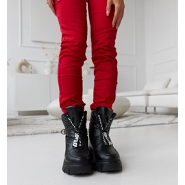 Crne izolirane čizme za snijeg s natpisom Eulalia crno 1