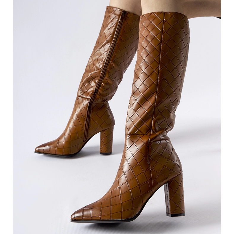 Smeđe čizme ukrašene Brannon prošivanjem smeđa 1