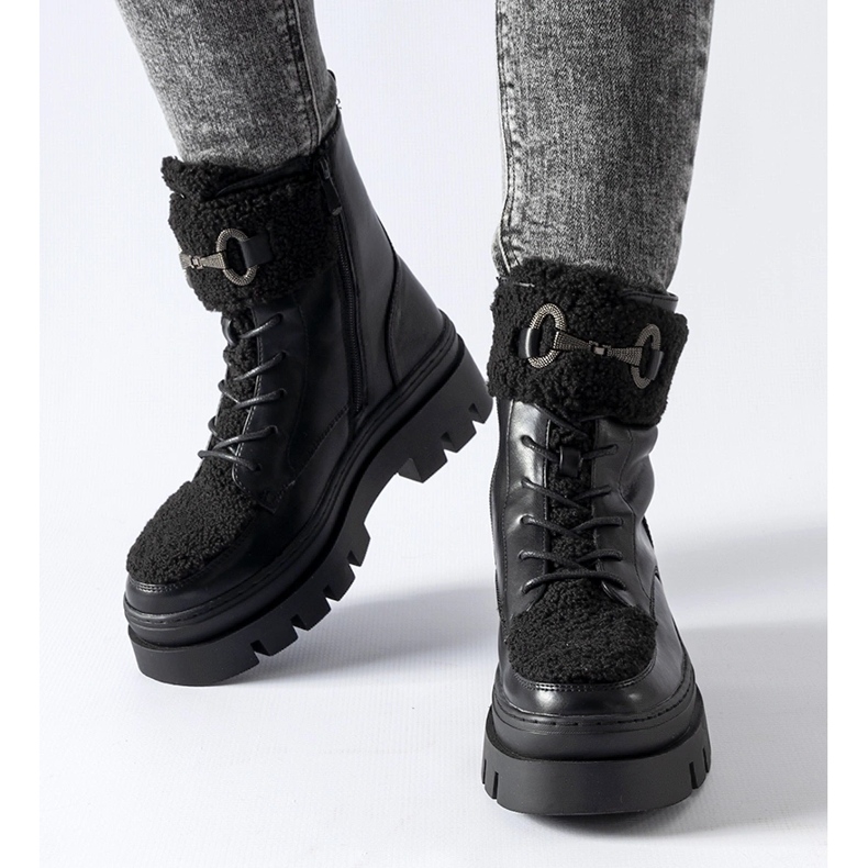 Crne izolirane radničke čizme s Highland kopčom crno 1