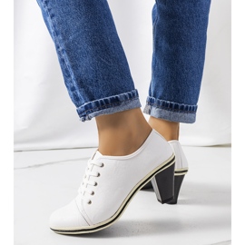 BM Bijele cipele na Filra post bijela 2