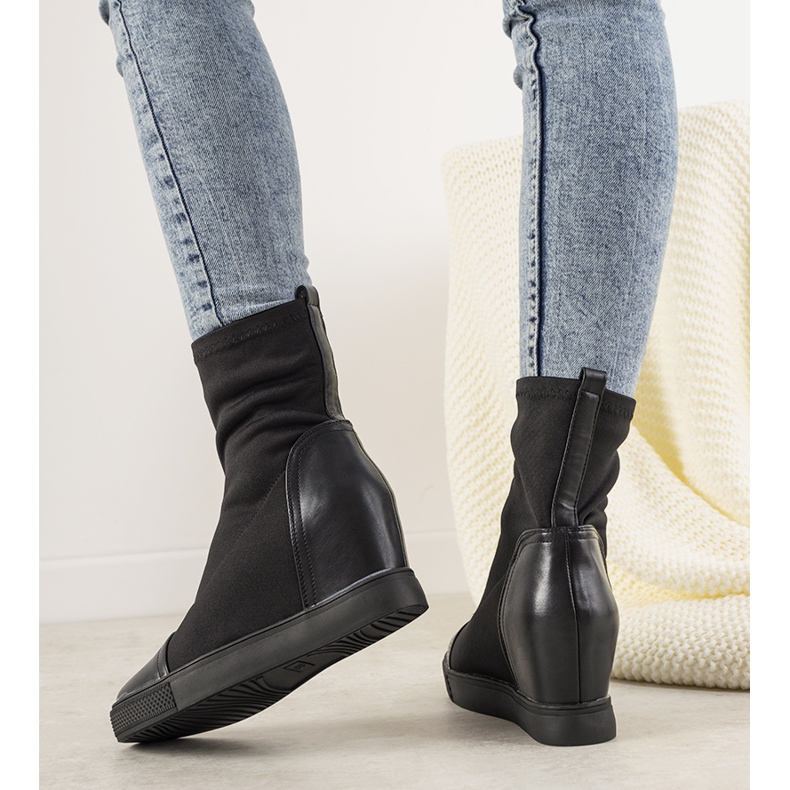 Crne elastične tenisice na klin Partida crna 1