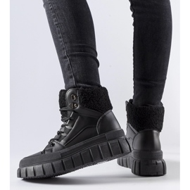 Crne izolirane Adamsville tenisice crno 1