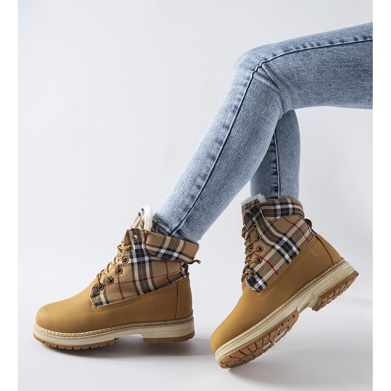 Smeđe čizme ukrašene Dino rešetkom smeđa 1