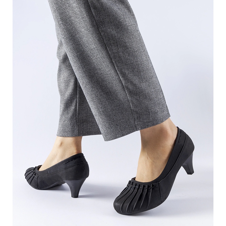 Crne Santro cipele s volanima crno 1