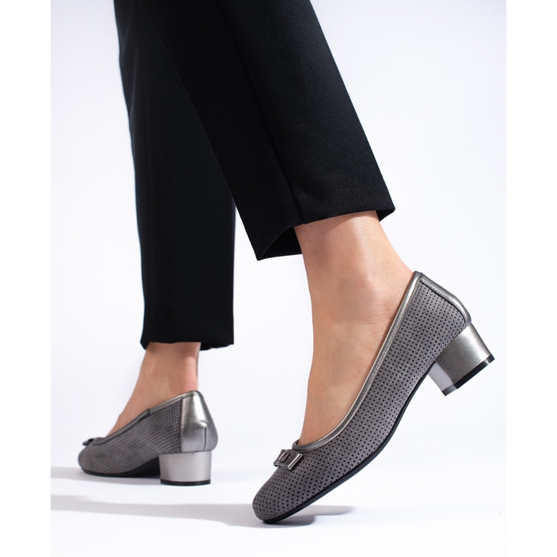 Daszyński sive ažurne cipele s niskom petom siva 2