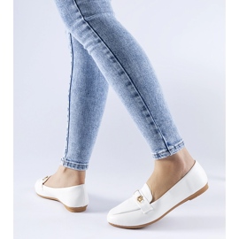 Bijele Velino mokasine s kopčom bijela 1