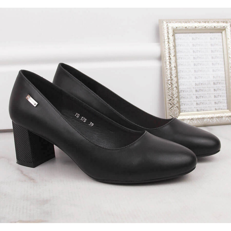 Crne cipele na ukrasnom stupu od Sergio Leonea crna 2