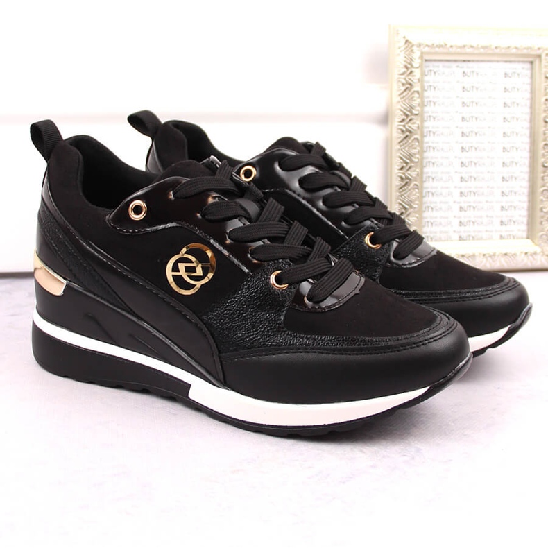 Ženske crne cipele na wedges eVento 21PB35-4001 crno 1