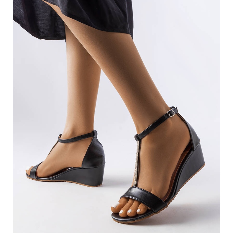 Crne sandale na klin s Flusing kamenčićima crno 1