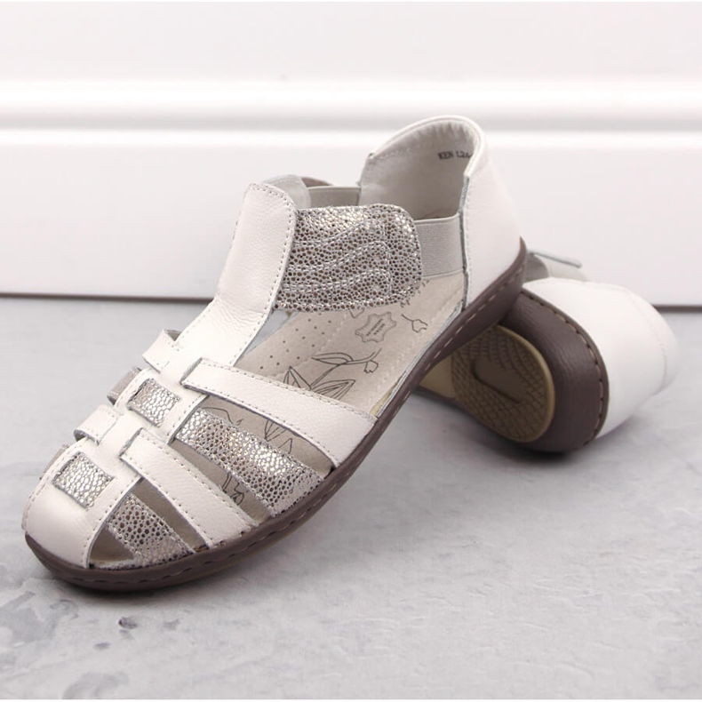 Ženske zatvorene kožne sandale, bež, T.Sokolski 1